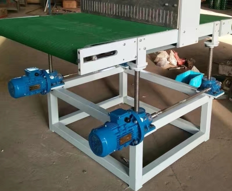 德泰銳帶式輸送機.jpg 德泰銳帶式輸送機.jpg